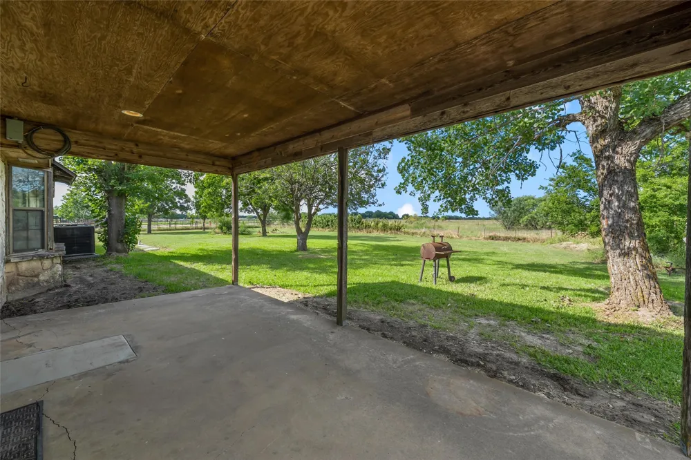 188 Baese Road West, TX 76691