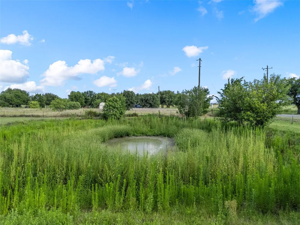 188 Baese Road West, TX 76691