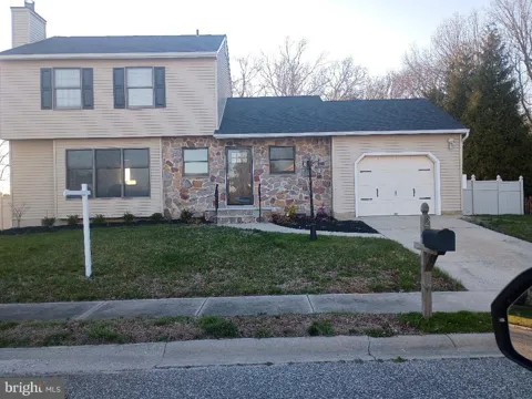 2 BOOTHBAY DRIVE