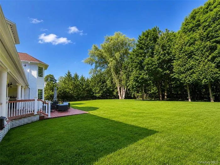 78 Swan Court East Hills, NY 11576