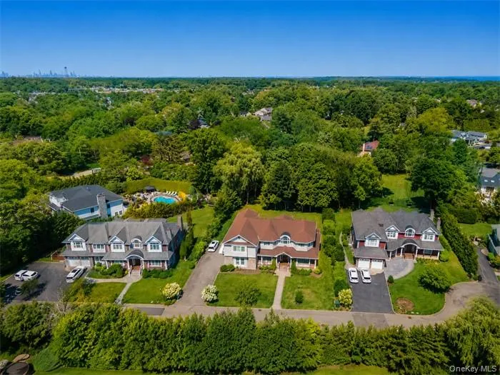 78 Swan Court East Hills, NY 11576