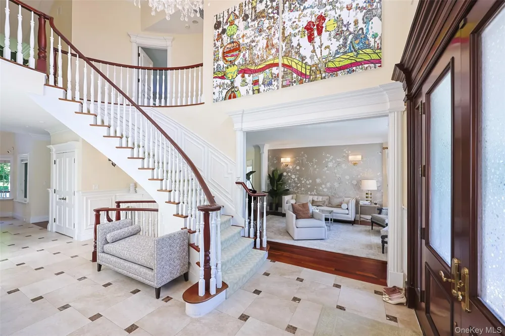 78 Swan Court East Hills, NY 11576