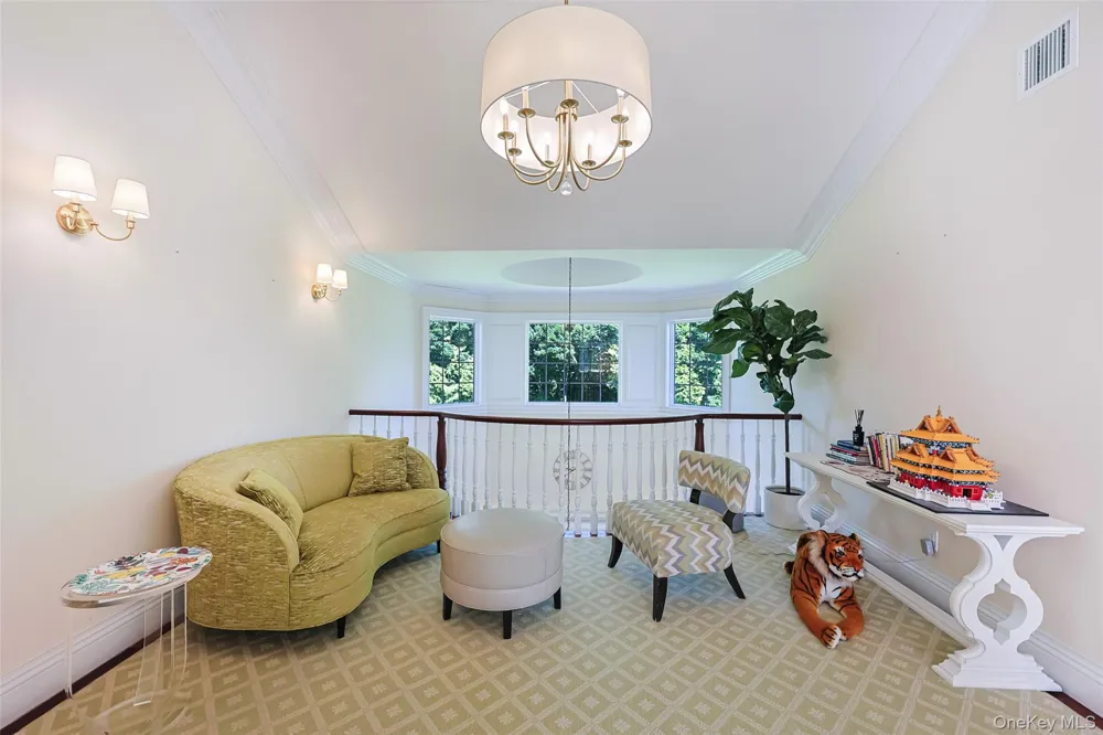 78 Swan Court East Hills, NY 11576