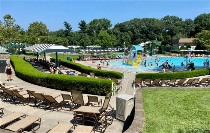 78 Swan Court East Hills, NY 11576