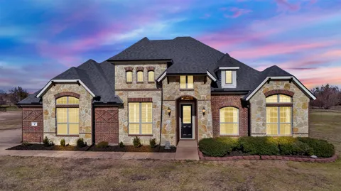 8 Chapel Hill Lane