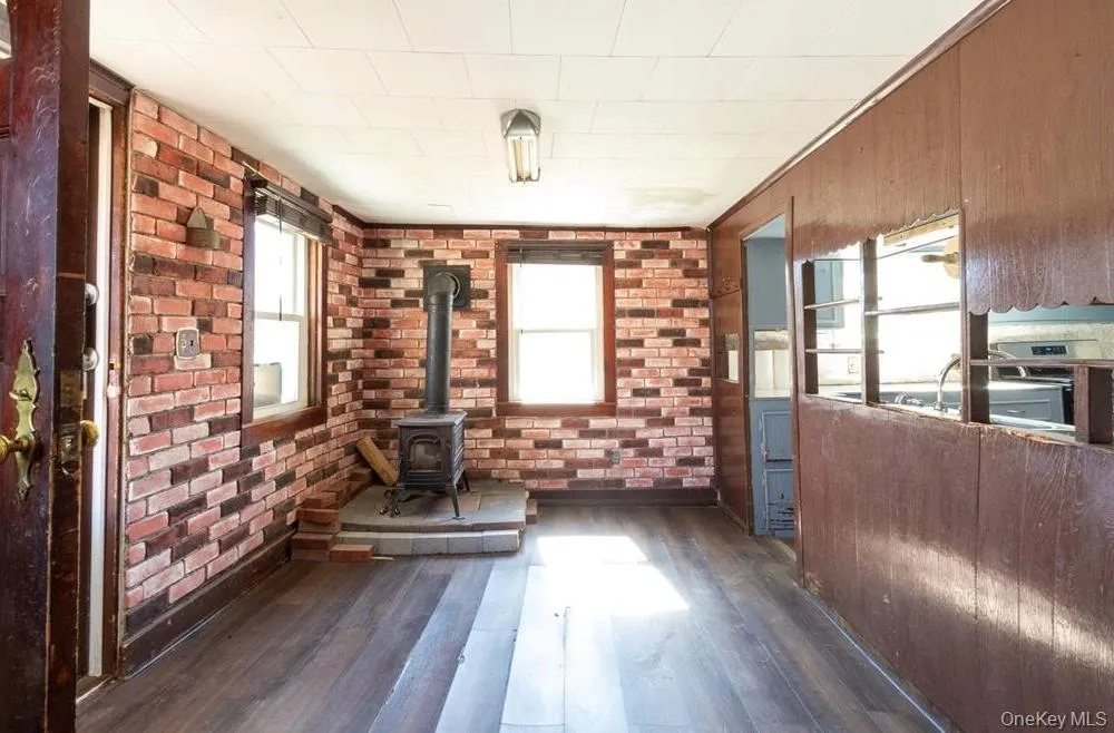 2925 Old Kings Road Catskill, NY 12414