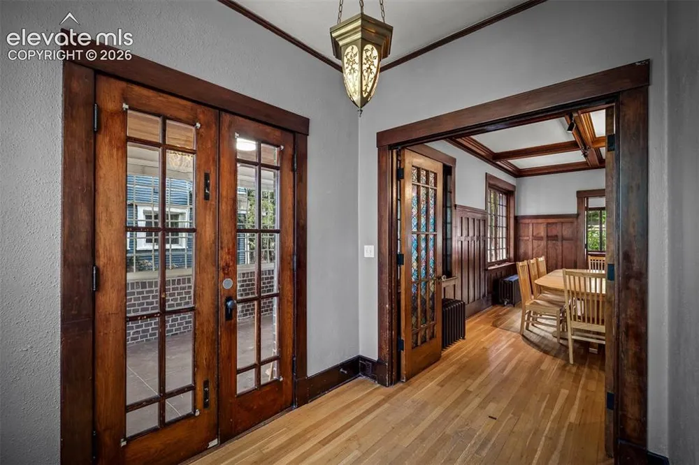 731 Cascade Avenue Colorado Springs, CO 80903