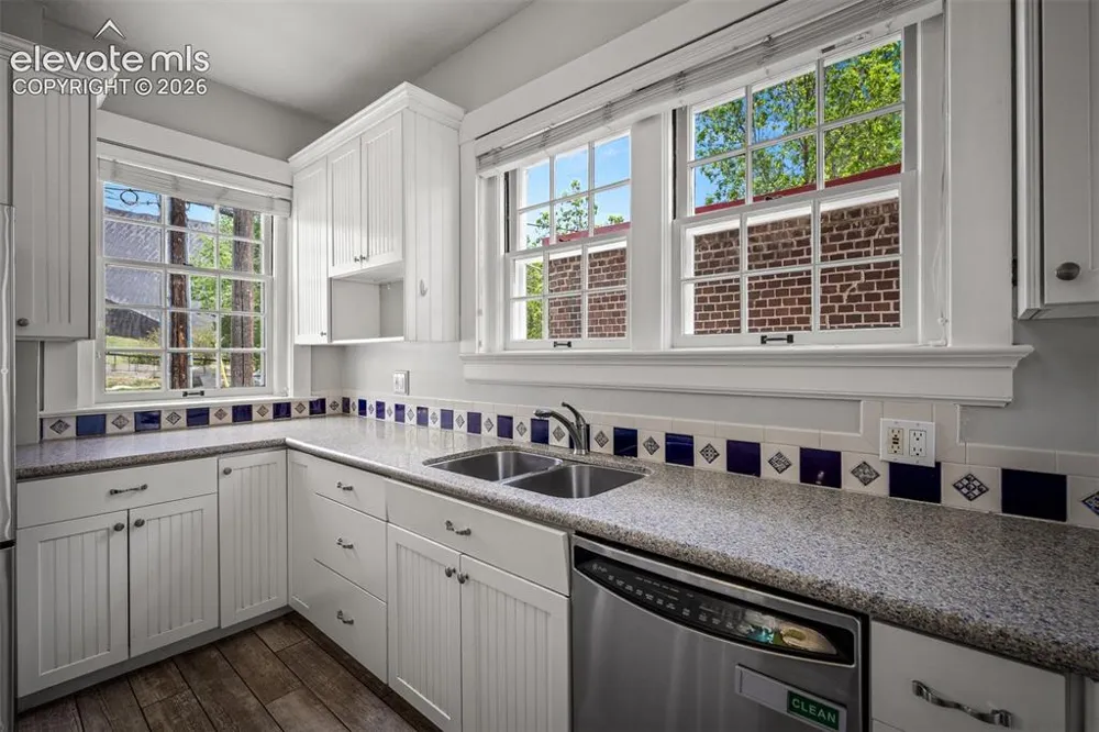 731 Cascade Avenue Colorado Springs, CO 80903