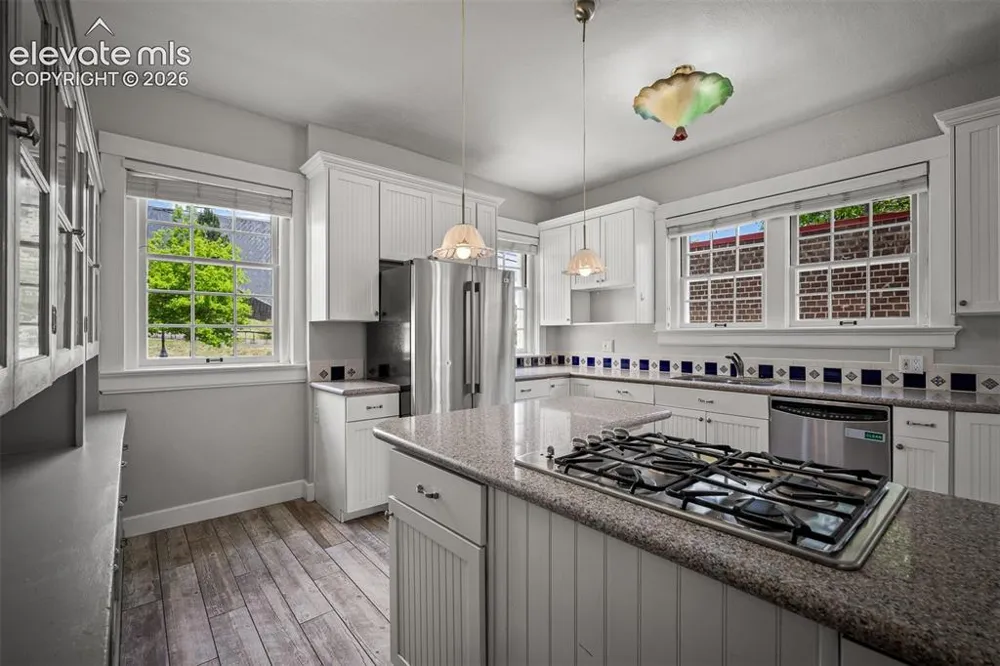 731 Cascade Avenue Colorado Springs, CO 80903