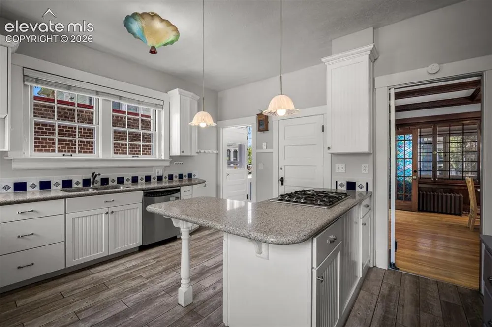 731 Cascade Avenue Colorado Springs, CO 80903