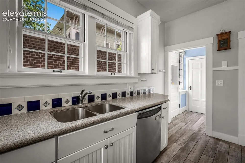 731 Cascade Avenue Colorado Springs, CO 80903
