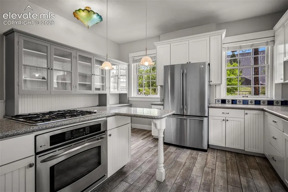 731 Cascade Avenue Colorado Springs, CO 80903