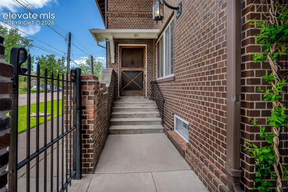 731 Cascade Avenue Colorado Springs, CO 80903