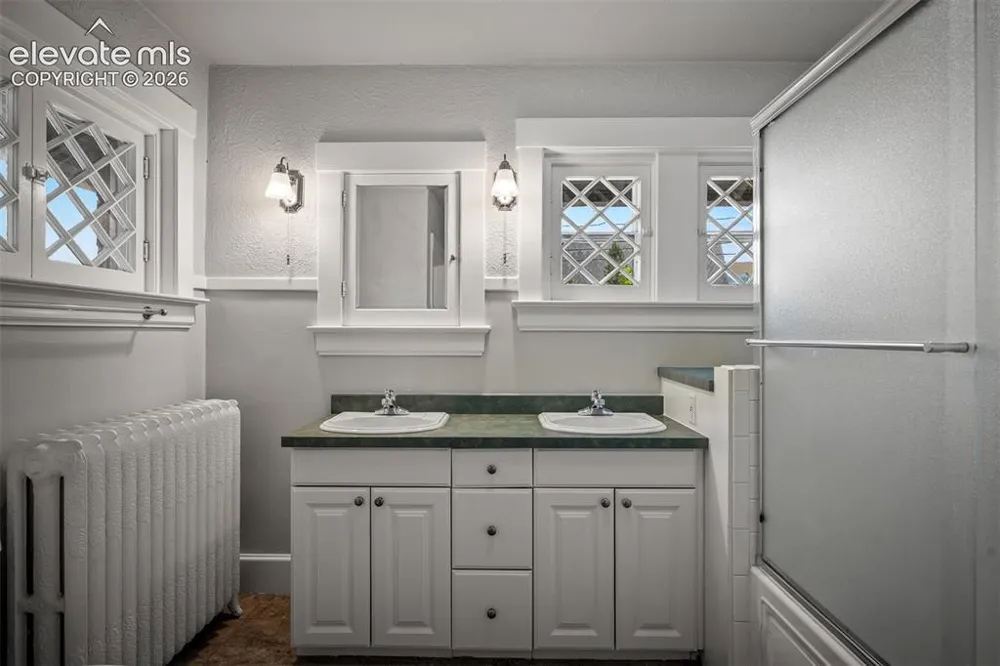 731 Cascade Avenue Colorado Springs, CO 80903