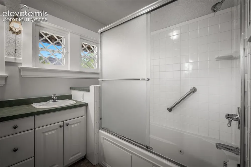 731 Cascade Avenue Colorado Springs, CO 80903