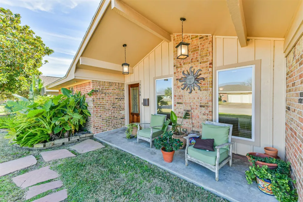 7758 Chantilly Circle