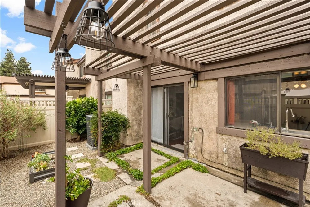 9906 Aspen Circle Santa Fe Springs, CA 90670