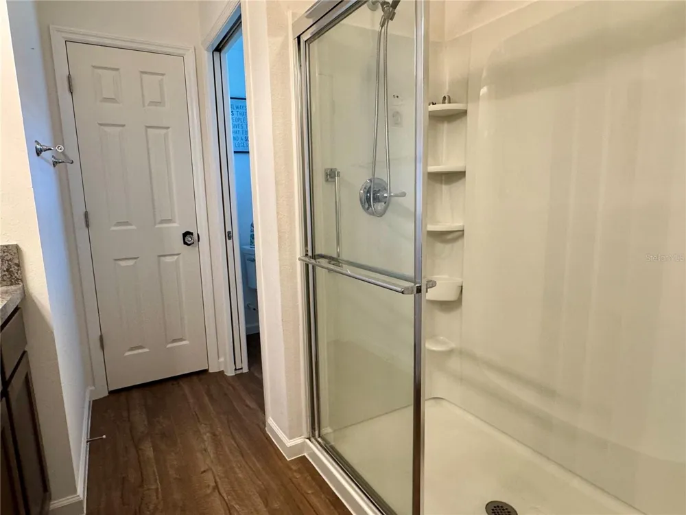 810 ROSEAPPLE AVENUE Lady Lake, FL 32159
