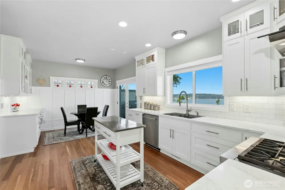 407 Vanderlin Drive Camano Island, WA 98282