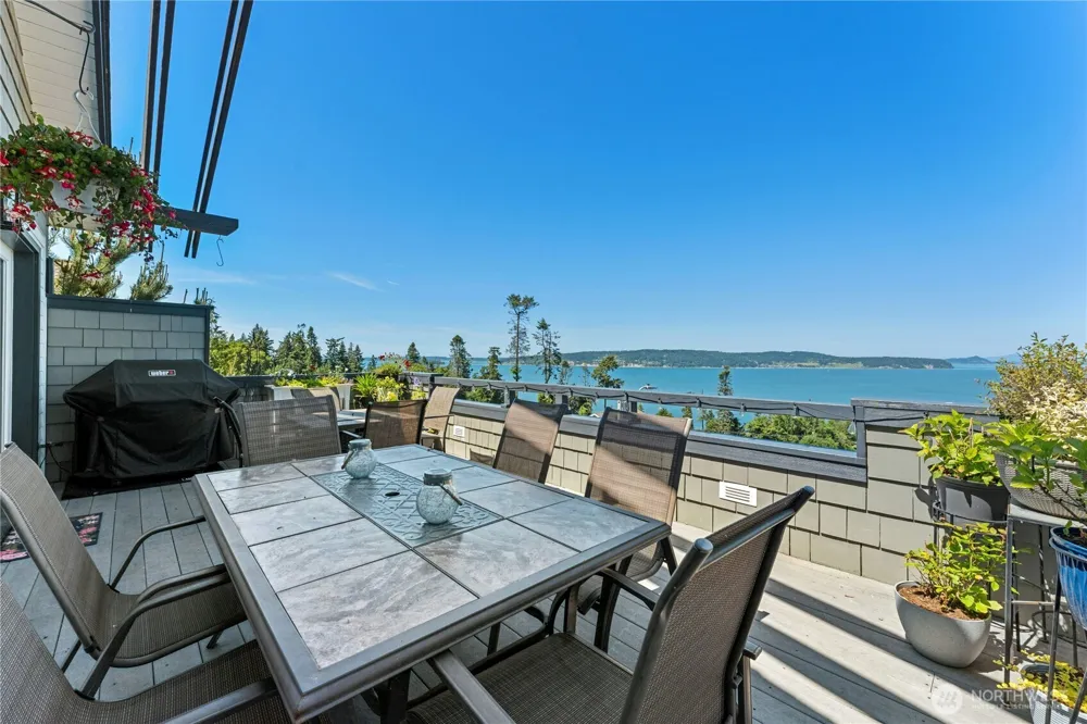 407 Vanderlin Drive Camano Island, WA 98282