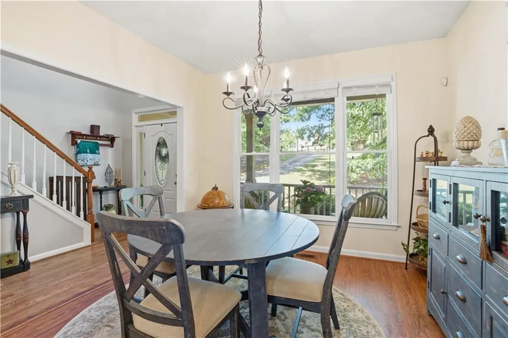 12 Laurel Way NE White, GA 30184