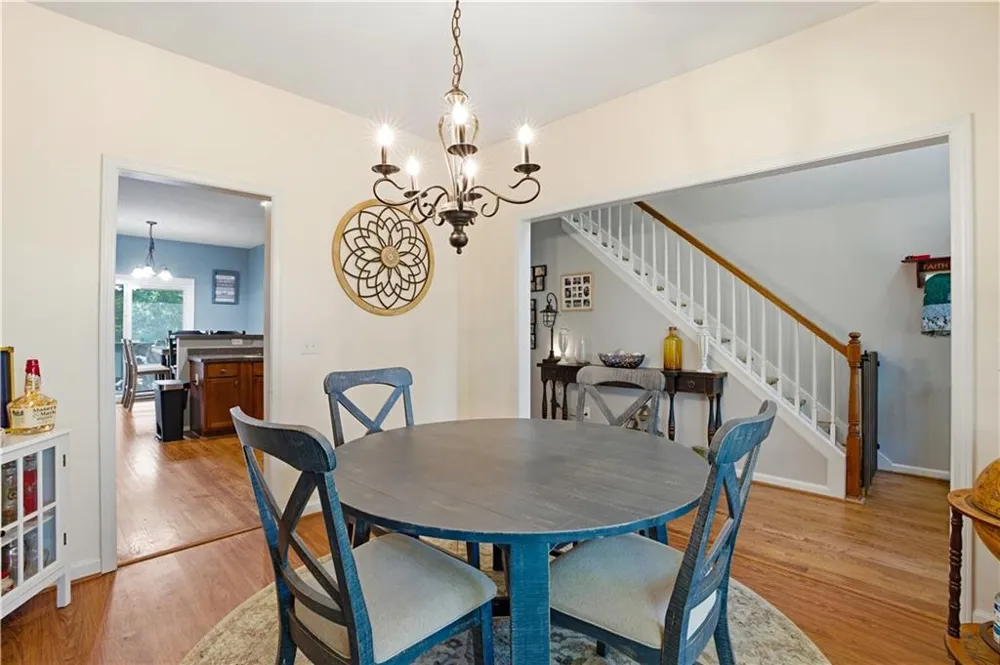 12 Laurel Way NE White, GA 30184