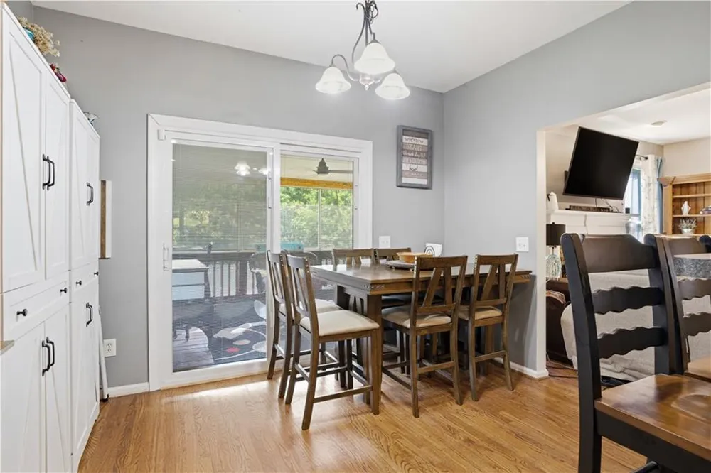 12 Laurel Way NE White, GA 30184