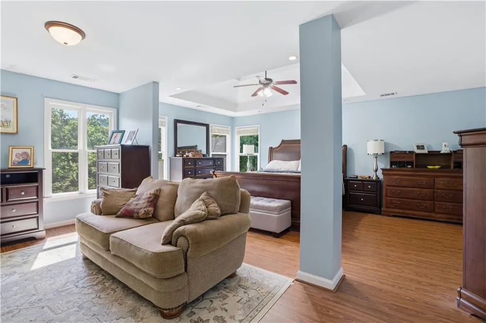 12 Laurel Way NE White, GA 30184