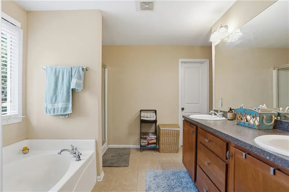 12 Laurel Way NE White, GA 30184