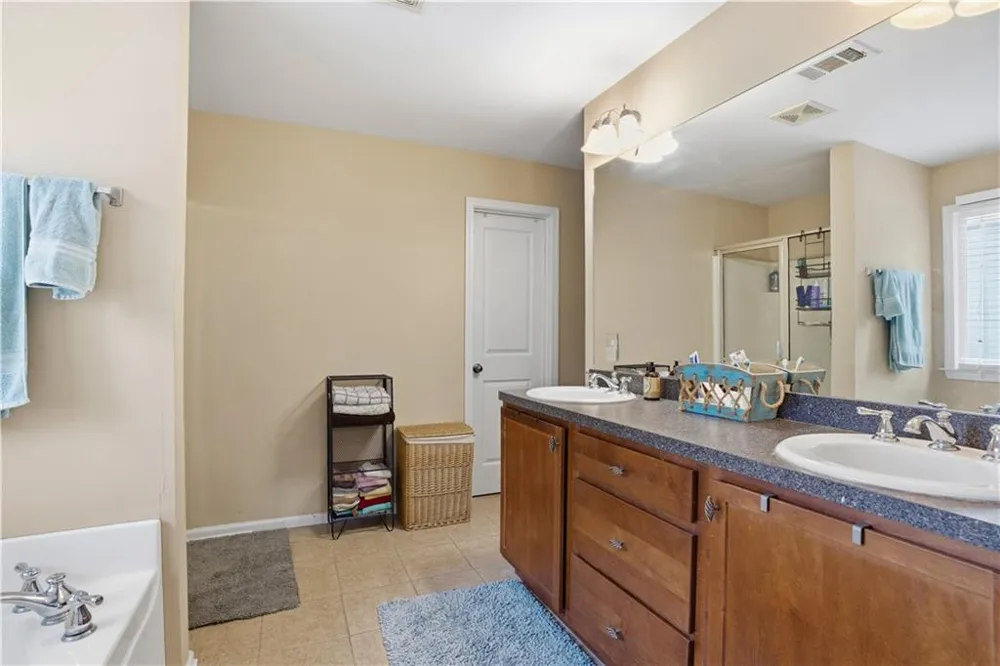 12 Laurel Way NE White, GA 30184
