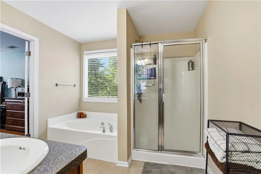 12 Laurel Way NE White, GA 30184