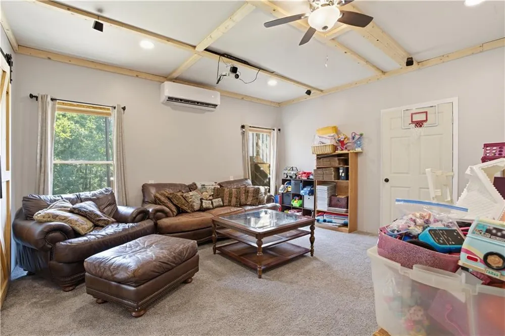 12 Laurel Way NE White, GA 30184
