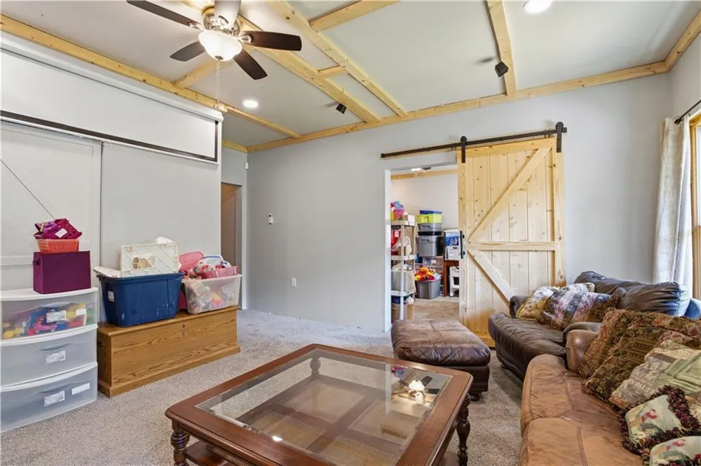 12 Laurel Way NE White, GA 30184