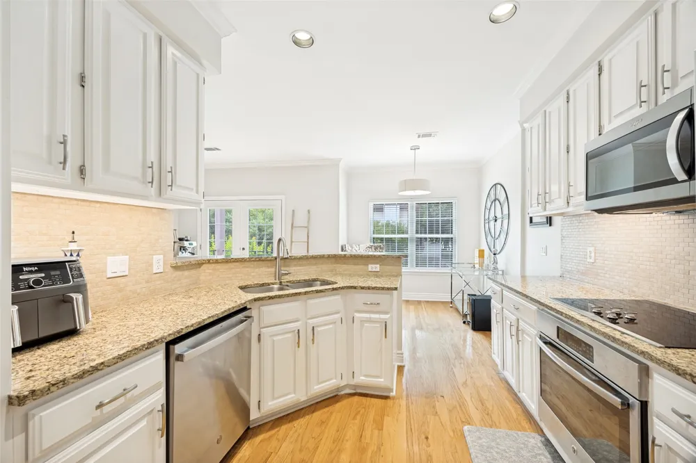 5950 Lindenshire Lane #107 Dallas, TX 75230