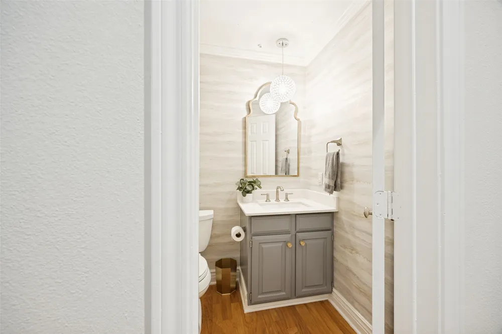 5950 Lindenshire Lane #107 Dallas, TX 75230