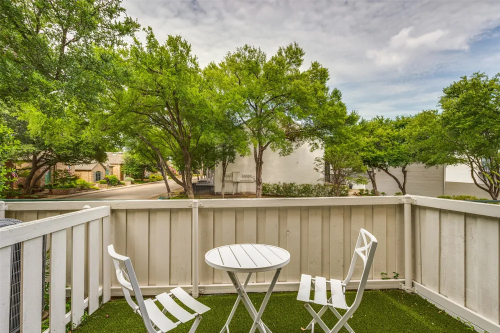 5950 Lindenshire Lane #107 Dallas, TX 75230