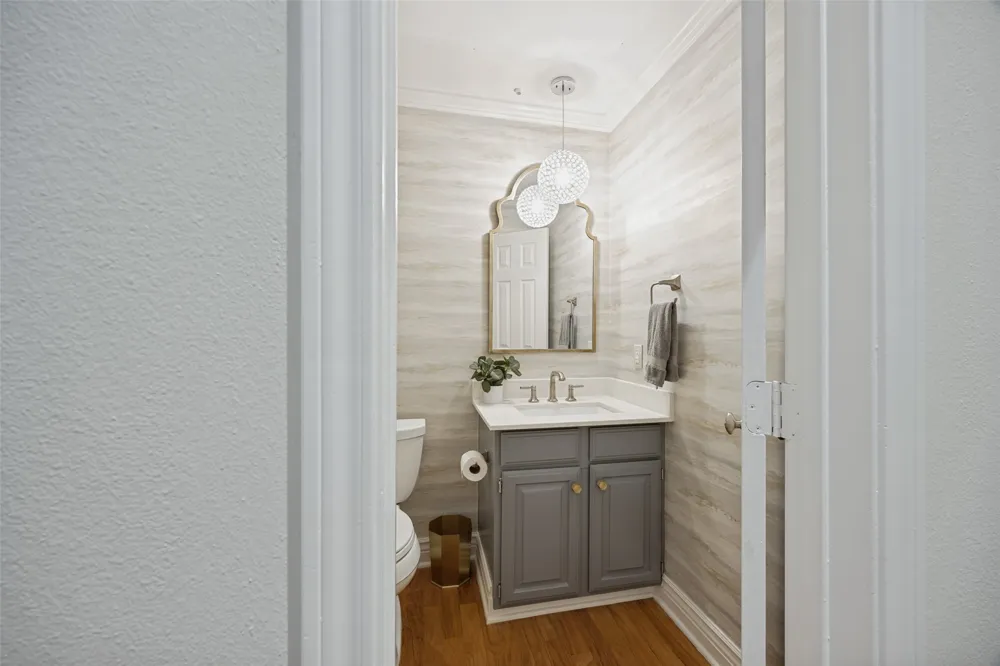 5950 Lindenshire Lane #107 Dallas, TX 75230