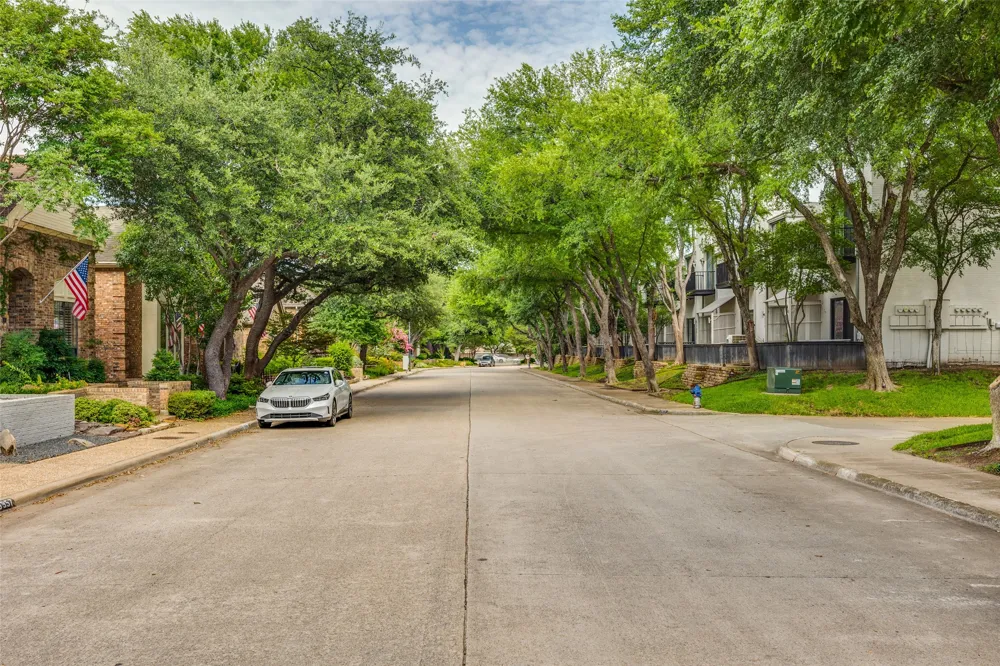 5950 Lindenshire Lane #107 Dallas, TX 75230