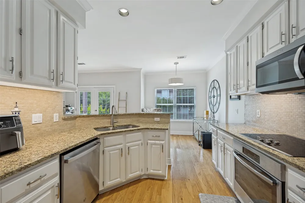 5950 Lindenshire Lane #107 Dallas, TX 75230