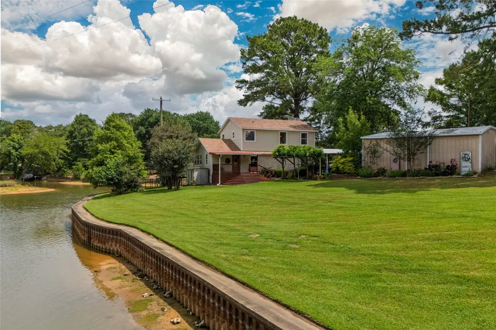 313 Sundown Trail Tool, TX 75143