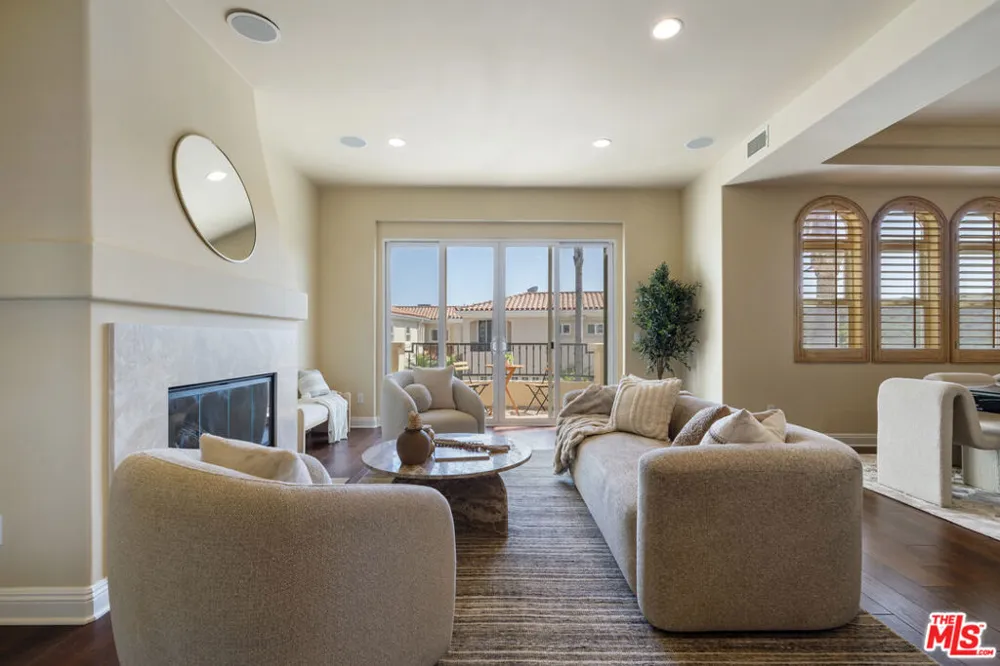 23963 De Ville Way Malibu, CA 90265