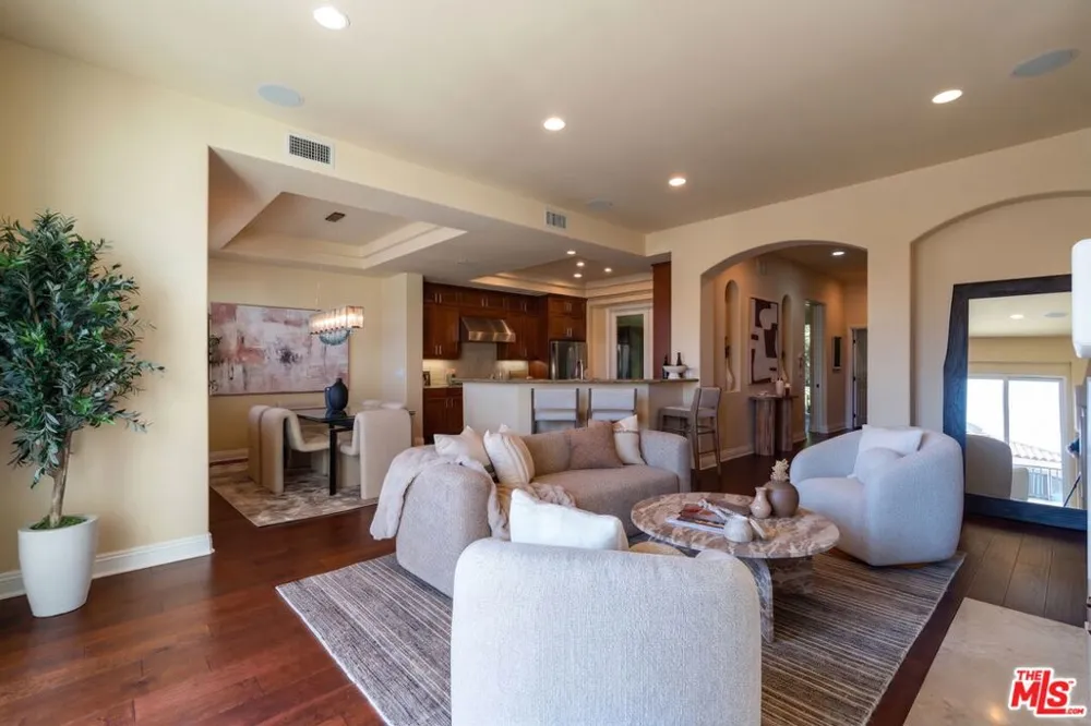 23963 De Ville Way Malibu, CA 90265