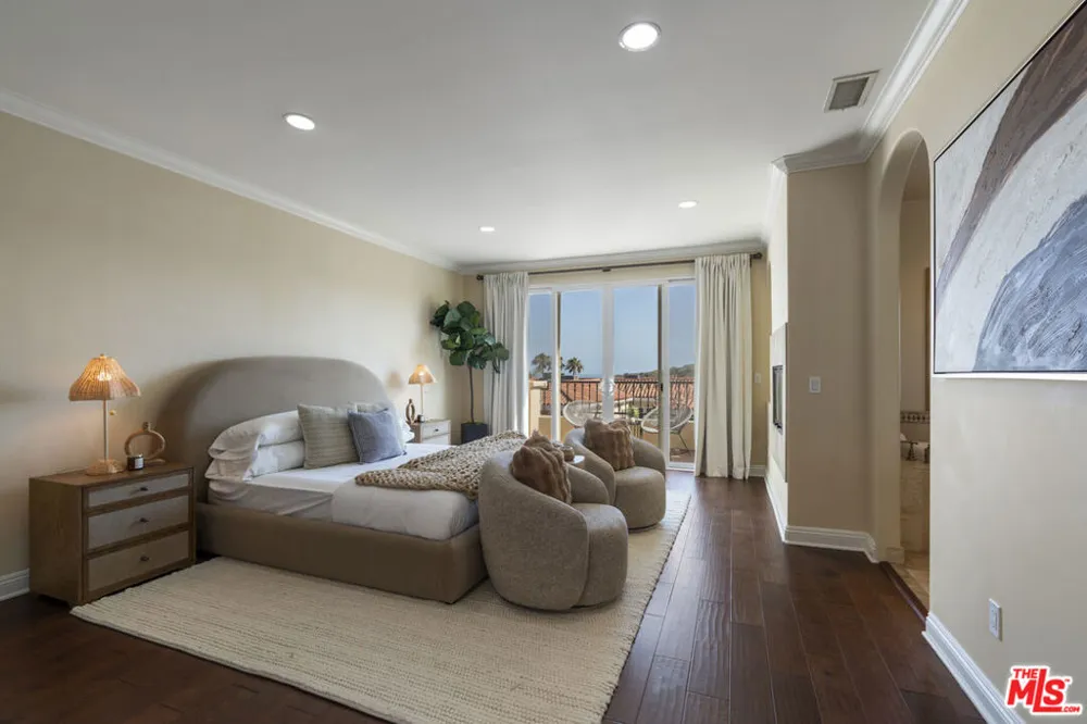 23963 De Ville Way Malibu, CA 90265