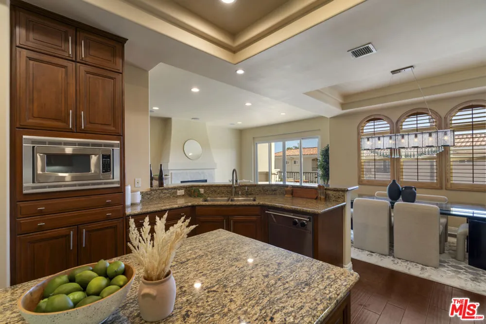 23963 De Ville Way Malibu, CA 90265