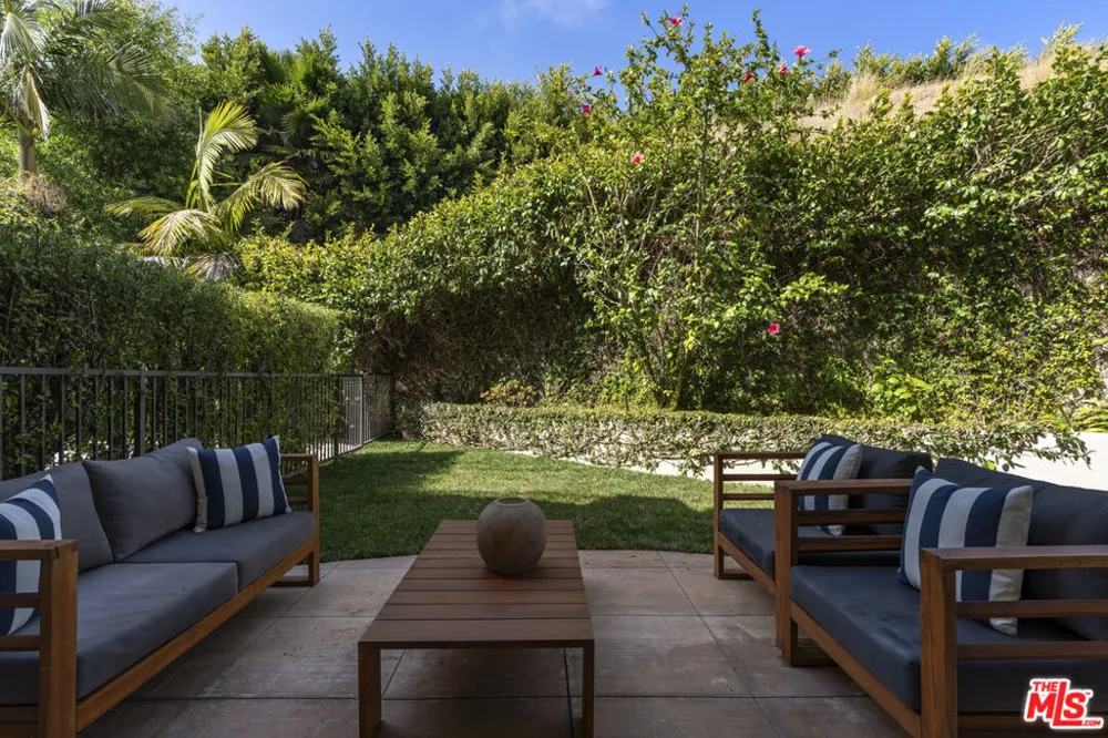 23963 De Ville Way Malibu, CA 90265