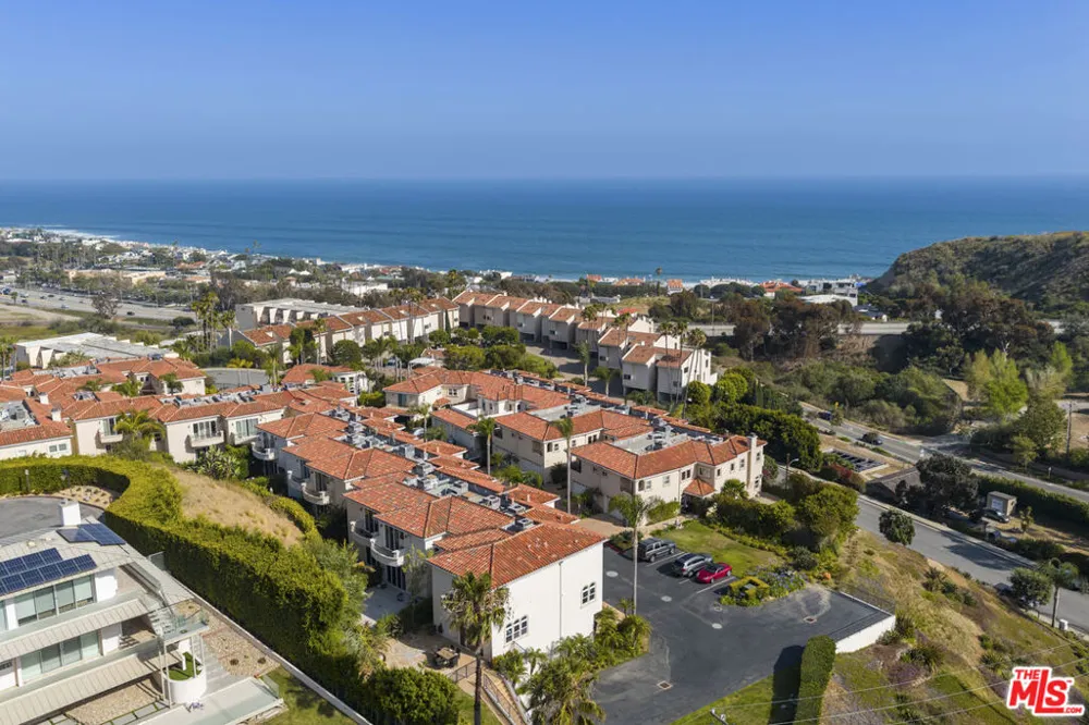 23963 De Ville Way Malibu, CA 90265