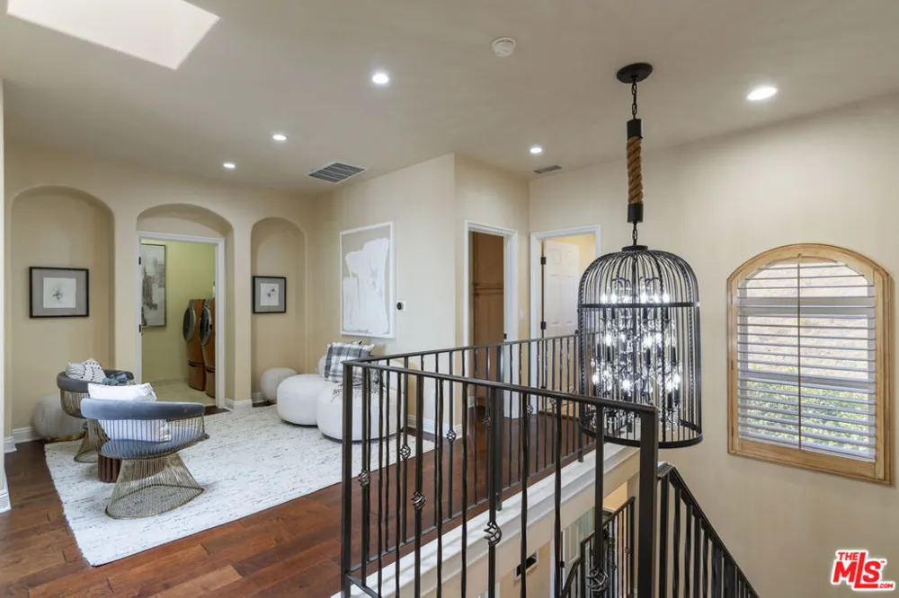 23963 De Ville Way Malibu, CA 90265