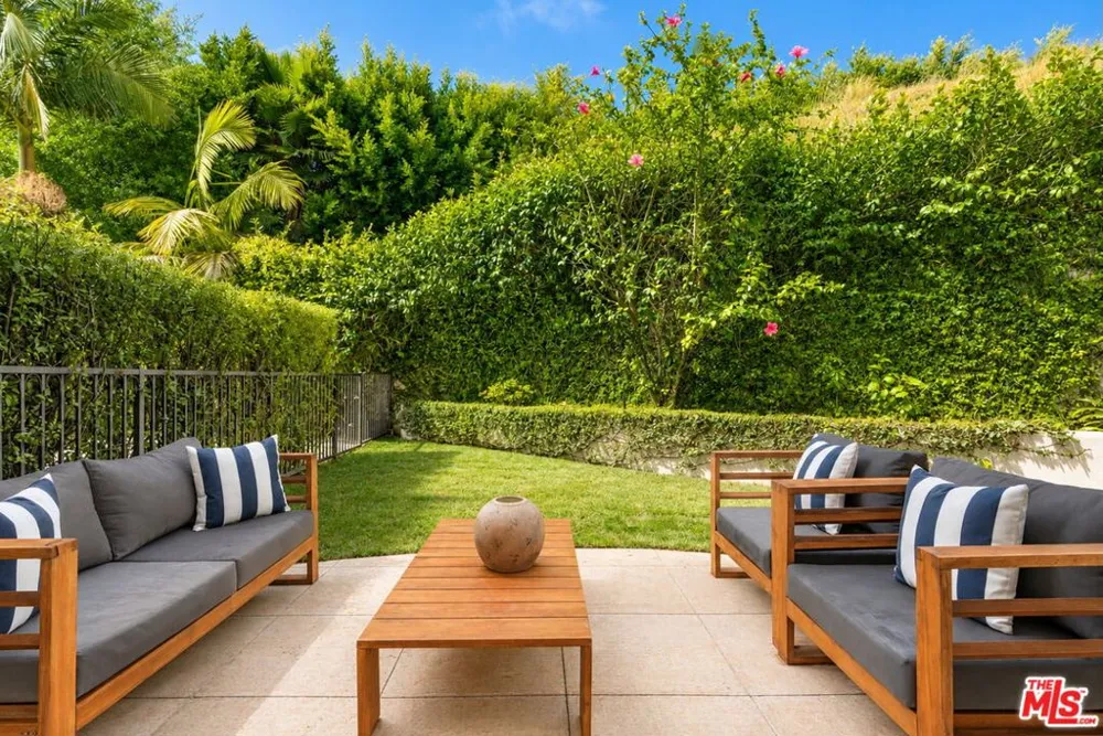 23963 De Ville Way Malibu, CA 90265