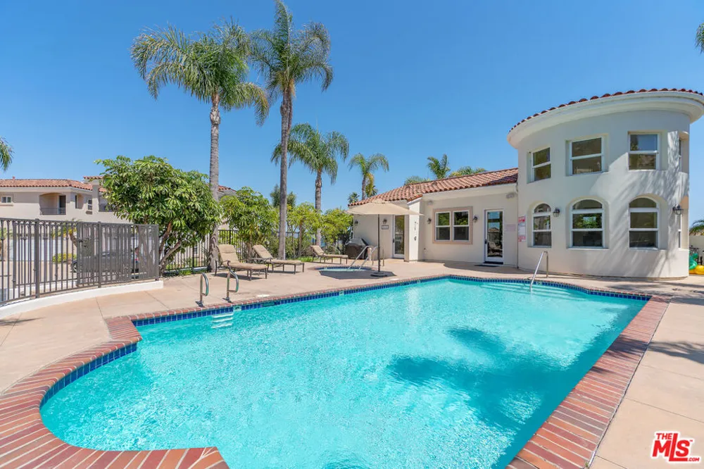 23963 De Ville Way Malibu, CA 90265
