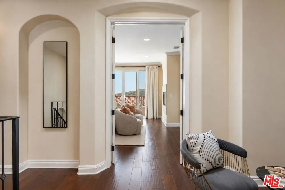 23963 De Ville Way Malibu, CA 90265